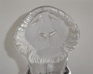 $12 - Art Glass Lion Paperweight - 5" H
