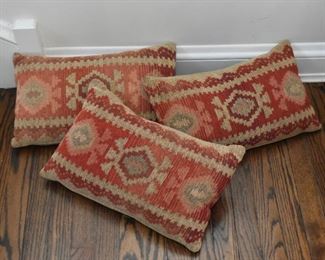 $60 - Lot of 3 Matching Throw Pillows