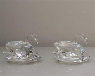 $75 - Pair of Swarovski Crystal Love Swans Miniatures / Figurines (with box)