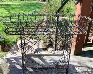 $75 - Metal Wire Garden Planter / Stand