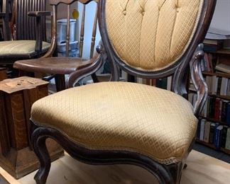 $75 - Lovely Victorian Parlor Chair