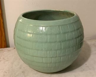 $12 - Vintage Green Matte Pottery Planter