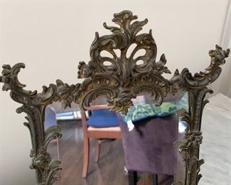 (close up of vanity mirror)