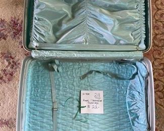 #211		"Royal Traveler" Suitcase   Good Condition	$22
