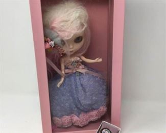 MAB Graves doll and pin https://ctbids.com/#!/description/share/386930
