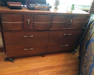 Cool 60s dresser w/mirror (mirror not shown)