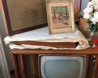 Cool old timey TV with speakers