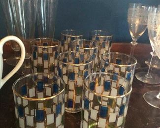 Super cool James Bond retro bar glasses