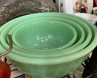 Jadeite nesting mixing bowl set 