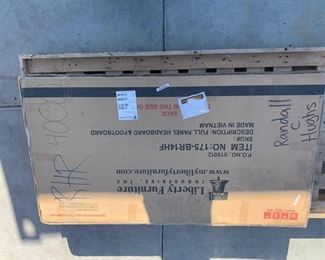 4000	

Brand New Liberty Furniture Headboard and Footboard
Brand New in box Liberty Full Panel Furniture Headboard and Footboard. Item No. 175-BR14HF
 	 
