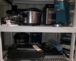 4515 •Electronic Kitchen Appliances
Includes Ninja Blender with Base not included, Hamilton Beach pressure cooker, 2 Keurig Coffee machines and Smokless grill