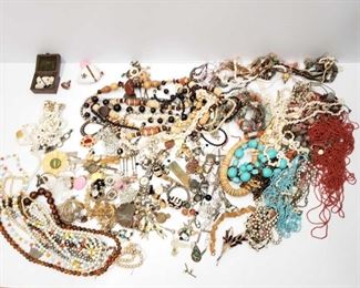 
#1130 • Misc. Costume Jewelry