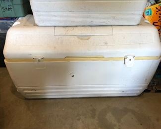 Large Igloo ice chest 40”
$24
