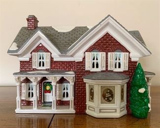 $15 - Department 56 Snow Villages - Farm House (comes with its box)
