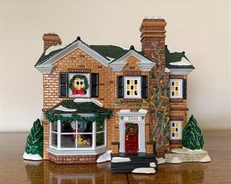 $20 - Department 56 Snow Villages - 2000 Holly Lane (comes with its box)