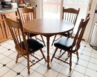 $60 - Round Kitchen Table with 4 Spindle Back Chairs Set (Table is 42" Dia x 30" H