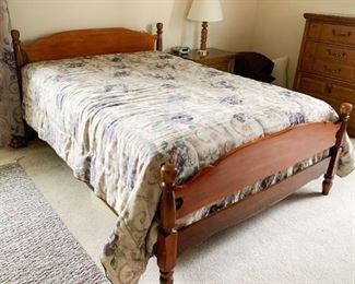 $65 - Vintage Full Size Bed