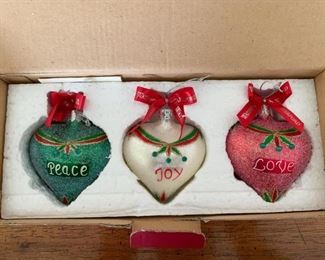 $15 - Waterford Holiday Heirlooms Ornaments (Set of 3)