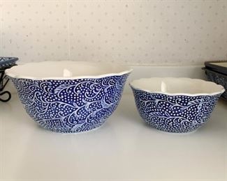 $10 - Temp-Tations Nesting Bowls (Set of 2)