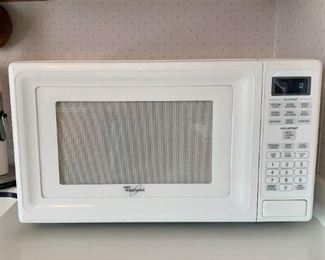 $20 - Whirlpool Microwave Oven