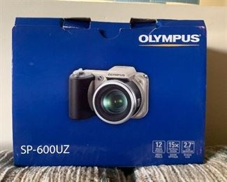 $10 - Olympus SP-600UZ Camera