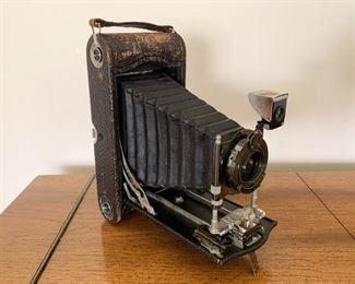 $20 - Vintage Eastman Kodak Co Folding Camera