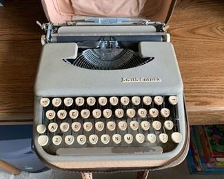 $20 - Vintage Smith-Corona Typewriter