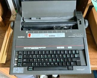 $25 - Brother HQ-220 Electronic Typewriter