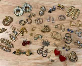 $80 - Jewelry LOT 15 - 24 Pairs of Earrings (all shown here)