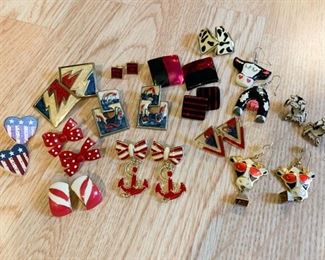 $25 - Jewelry LOT 19 - 14 Pairs of Earrings (all shown here)