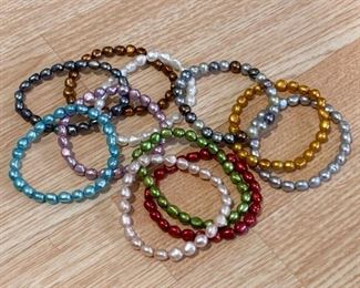$15 - Jewelry LOT 25 - 11 Beaded Bracelets (all shown here)