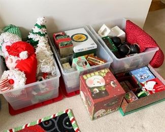 $60 - Large Lot of Christmas Decor (please see following photos for more that is included)