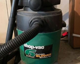 $15 - Shop Vac / Blower (6 Gallon)