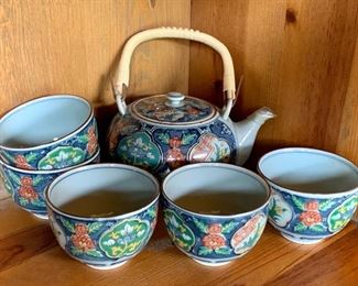 Teapot and 5 cups: $38