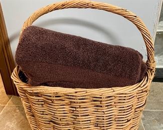 Wicker Basket with 4 Brown Towels: $10
