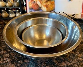 Stainless steel nesting bowls: $14