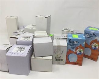 Large Assortment of Hinged Holiday Boxes https://ctbids.com/#!/description/share/389636