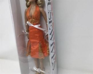 Desperate Housewives Edie Doll by Madame Alexander https://ctbids.com/#!/description/share/389745