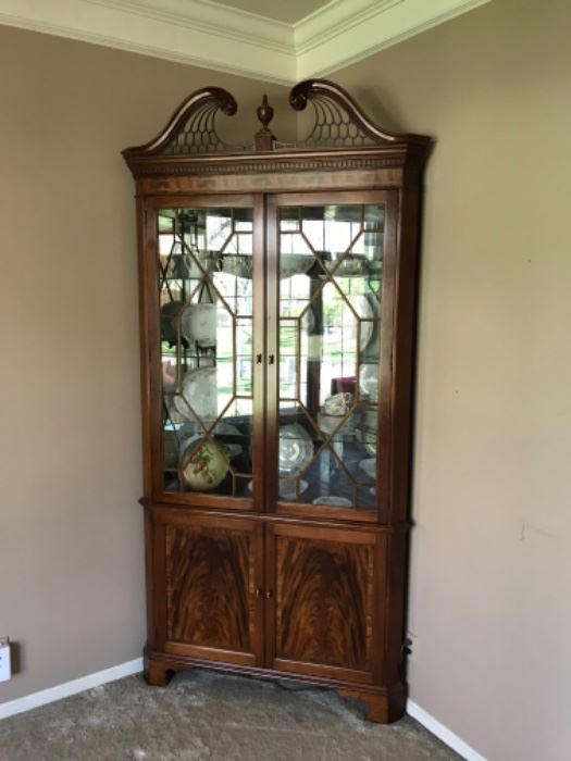 Beautiful Stickley Lighted Corner Curio Cabinet - Inlaid Mohogany.  Apprx 7'7" Tall, 42" across.