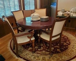 Nice table and chairs