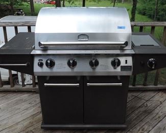 NICE GENTLY USED GRILL