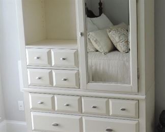 BEDROOM HIGH PAINTED WHITE CHEST