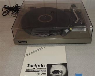 TECHNIQUES SL-23 RECORD PLAYER