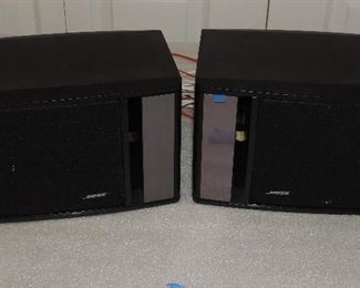 SET OF BOSE SPEAKERS