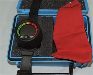 DIVERS WATCH WITH HARDSHELL CASE