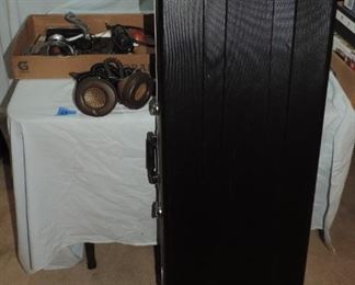 HARD SHELL GUTAR CASE AND HEADPHONES LOT