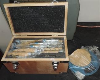 OUTSIDE MICROMETER SET   LIKE NEW CONDITION
