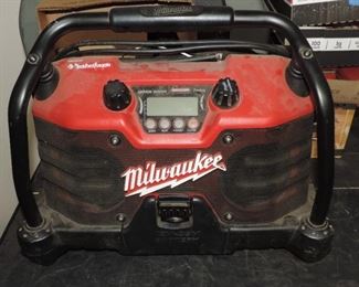 MILWAUKEE RADIO AND CHARGER