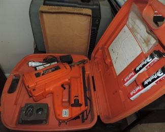 PASALODE NAILER IN CASE