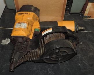 BOSTITCH  AIR NAILER